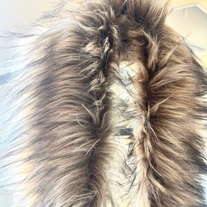 Free shipping! Luxurious Faux Fur Scarf - Brown